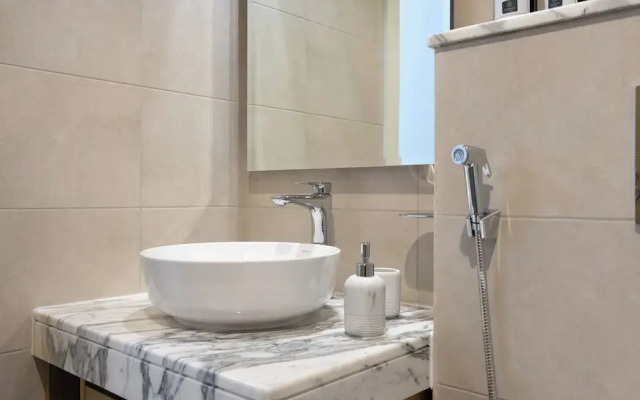 Keyrock Living - Elegant 2BR Escape