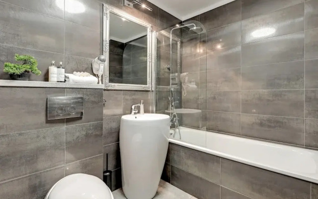 Waterlane Riverside SPA, Pool & Gym by Downtown Apartments