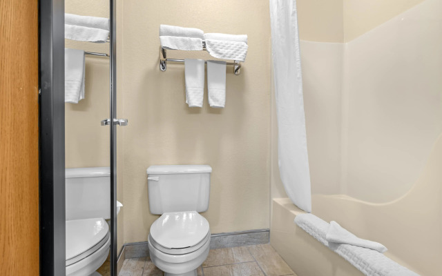 Best Western Teal Lake Inn