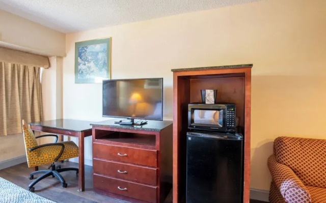 Dominion Inn & Suites