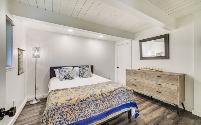 Stylish Bellingham Home w/ Lake + Mountain Views!