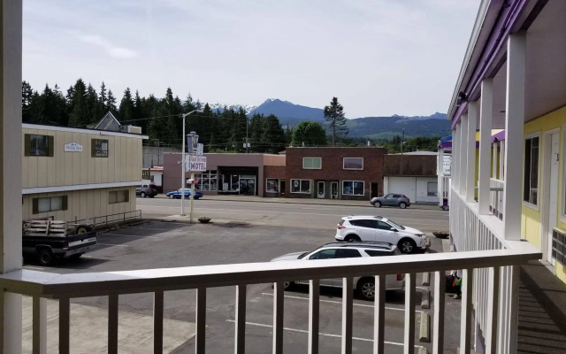 The Royal Victorian Motel