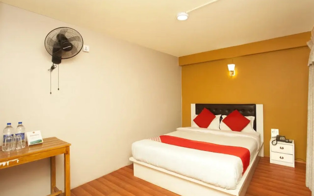 Oyo 607 De' Tisha Inn Lounge & Bar