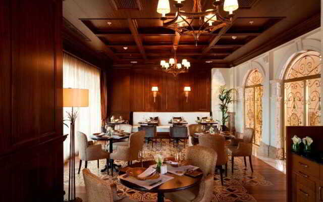 Angels Peninsula Hotel