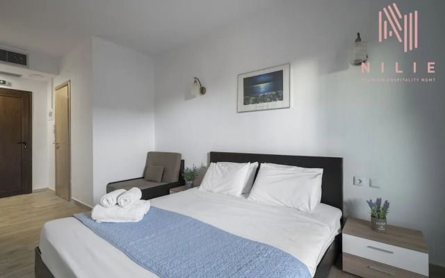 Azur Residences, Nilie Hospitality MGMT