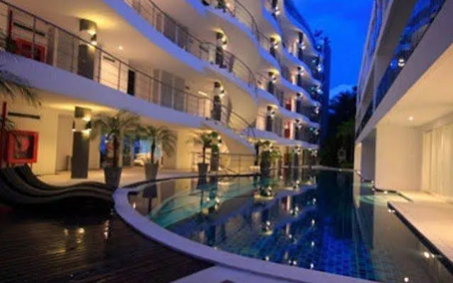 Sunset Plaza
