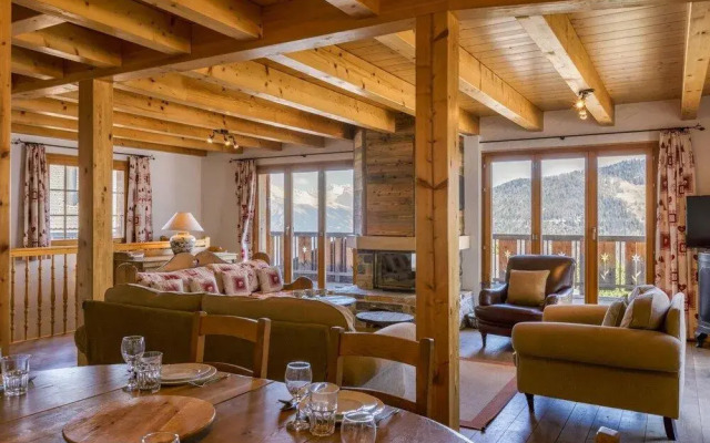 Chalet Coucou - Luxury 10 pax Chalet With Incredible Views Garage