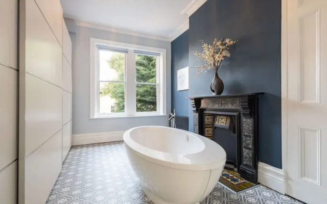 Host Stay Chatsworth Townhouse I