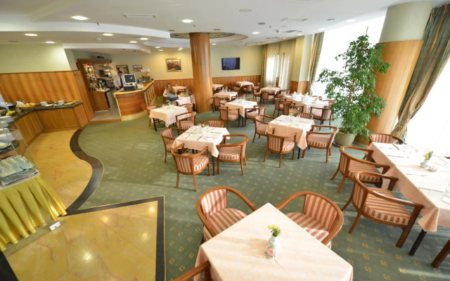 Hotel Karpos