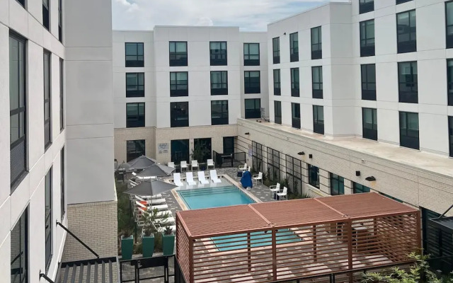 Hampton Inn Austin East Side 5th Street