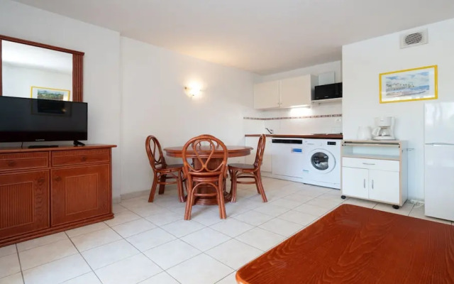 Sunlit Coastal Comfort