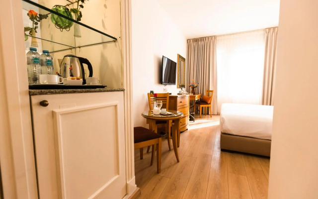 Liwan Hotel