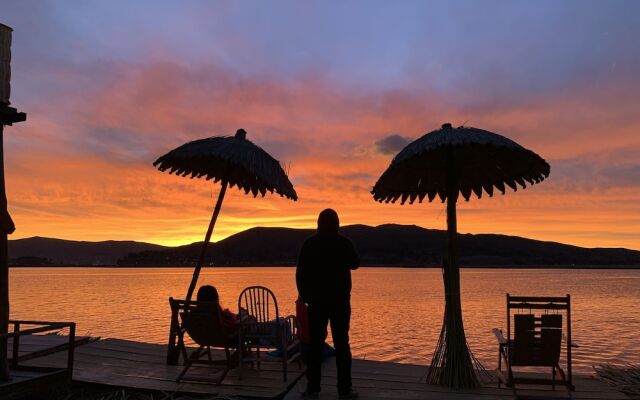 Uros Titicaca Lodge