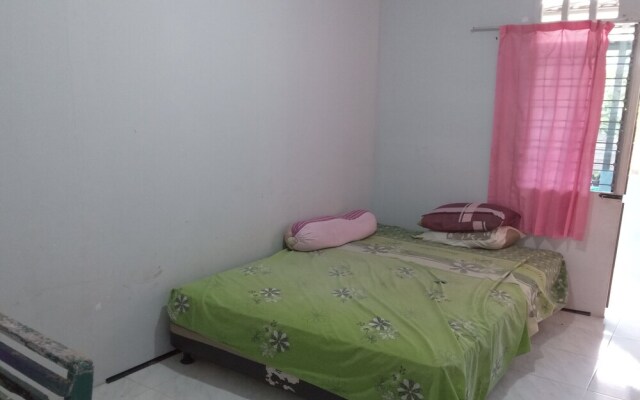 OYO Life 93259 Kos Kurnia