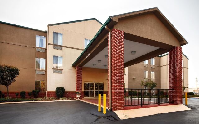 Best Western Plus Russellville Hotel & Suites