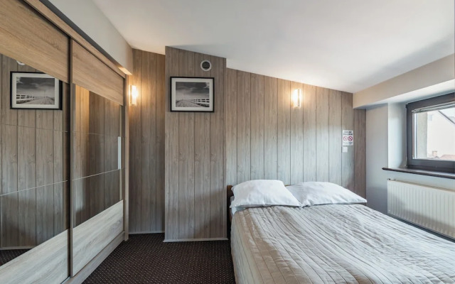 Guest Rooms and Family Apartments