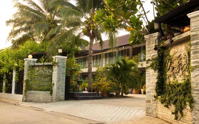 Baan Chom Khao