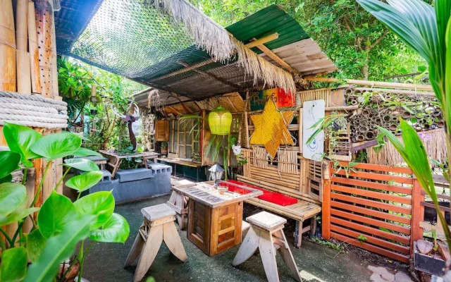 Fandee House Hostel - Adults Only