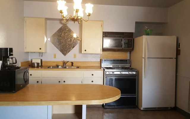 Cactus Inn and Suites