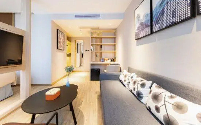 Atour X Hotel Shenzhen Longhua Dalang Commercial Center