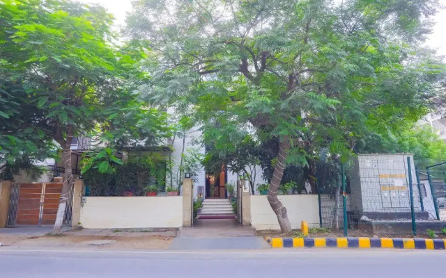 FabHotel Rivlet Residency