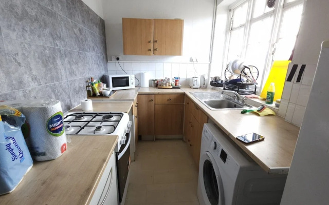 London Edgware Station Apartment
