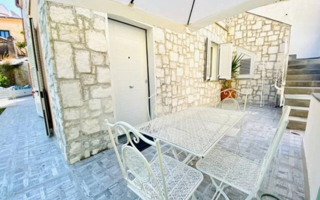 Teatro Verdi & Villa Comunale Charming Flat