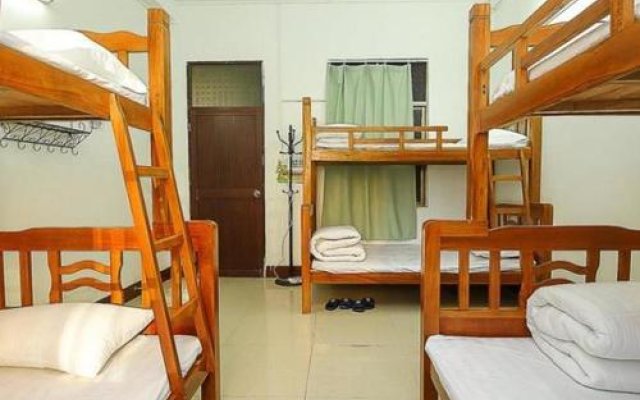 33 Youth Hostel