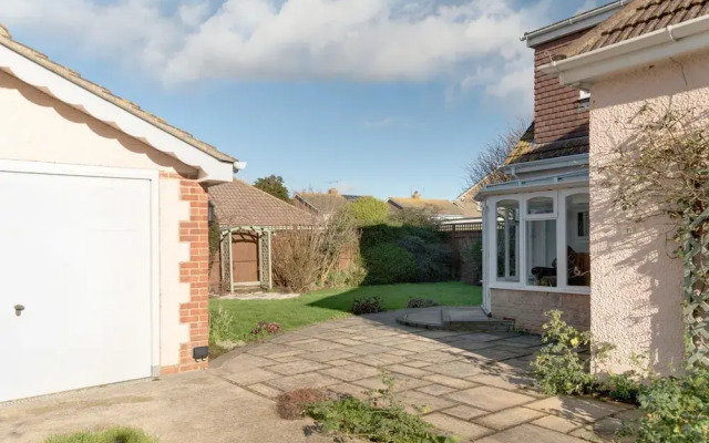 Super 5 Bedroom Family Friendly Retreat Rustington