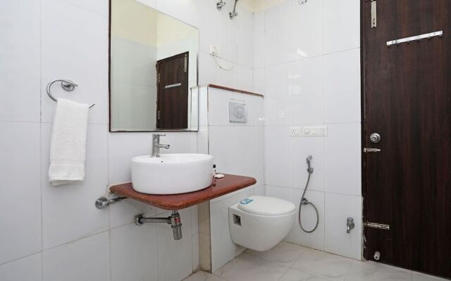 OYO 10928 Go Rooms