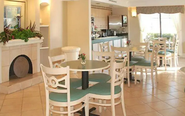 La Quinta Inn Beaumont Midtown