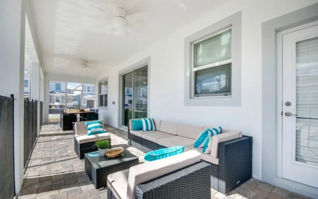 8946tw 8 Bedroom Villa by RedAwning