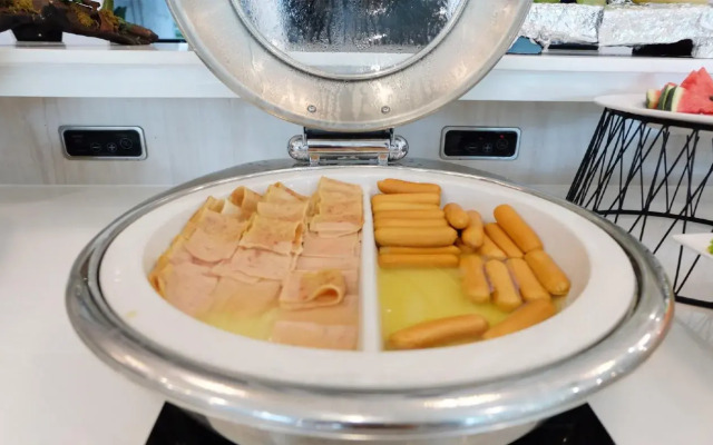 Grand Hill Resort and Spa