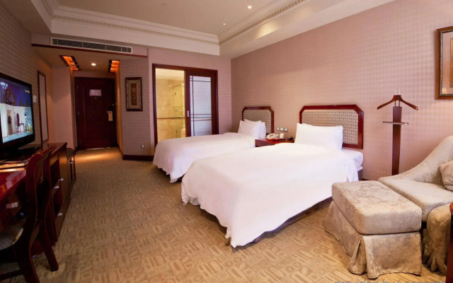 Crowne Plaza Shanghai Nanjing Road by IHG