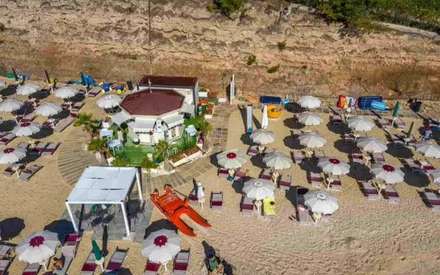 Villaggio Turistico Baia Del Monaco