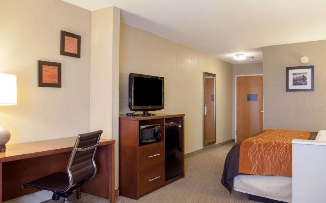 Quality Inn & Suites I-40 East