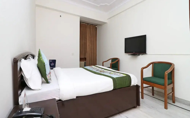 OYO 9948 Hotel Apple Pie