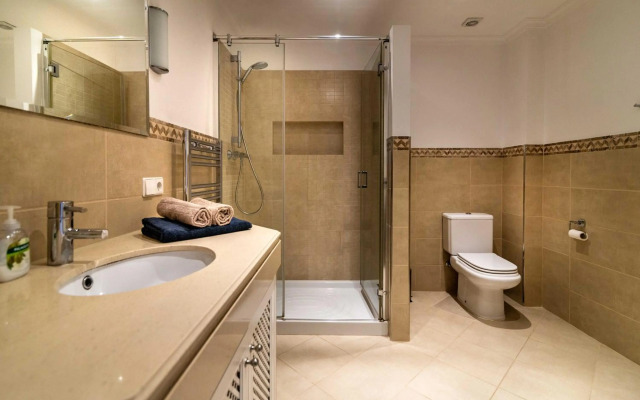 Newly renovated 3 bedroom apt next to Puerto Banús