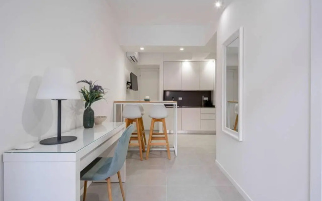 Ormesini Courtyard Apartment