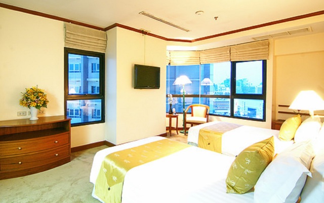 Grand Diamond Suites Hotel