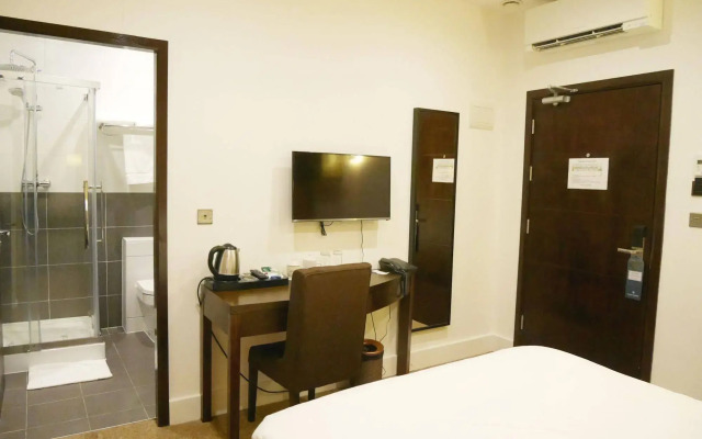 Grand Sapphire Hotel & Banqueting