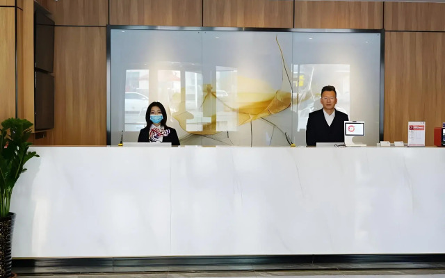 GreenTree Inn Express Shandong Qingdao Chengyang District Aodong Road