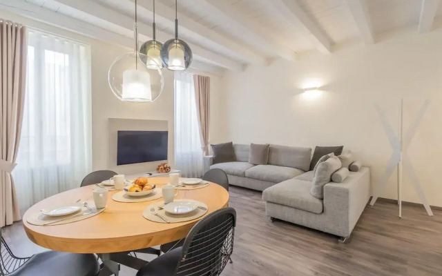 Modern Stylish Apartment in Como City