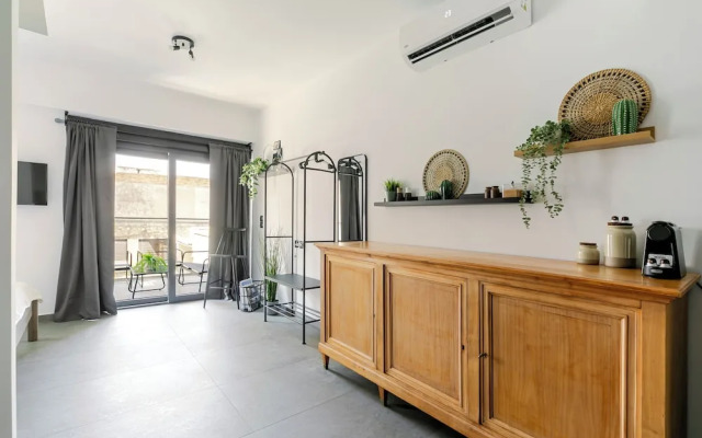 Zeni Stylish Studio W Balcony in Athens