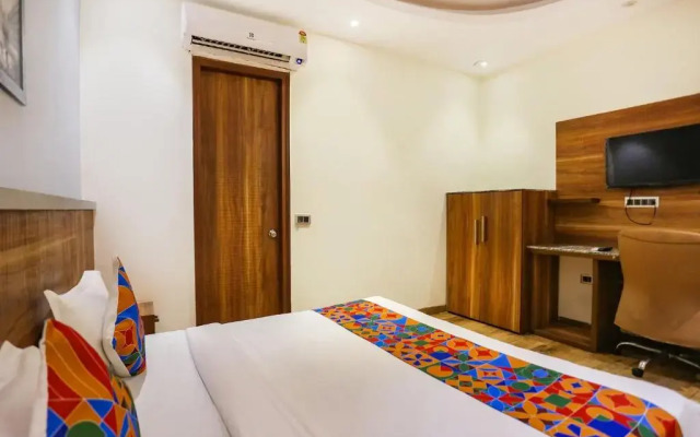 Fabhotel Royal Touch