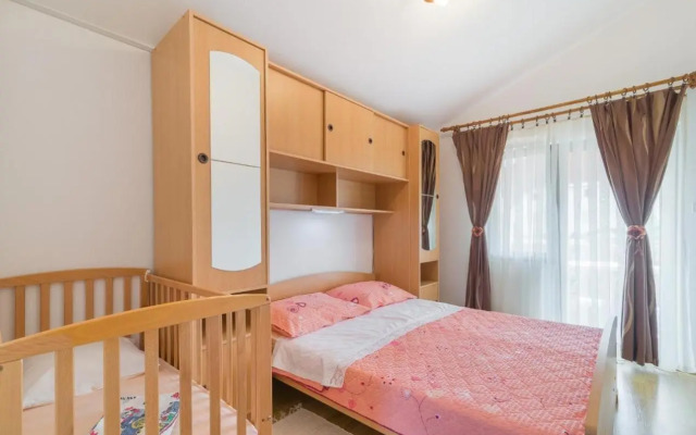 Apartments with a parking space Vir - 16768