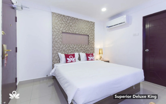 Poorna Hotel