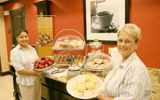 Hampton Inn & Suites Waco-South