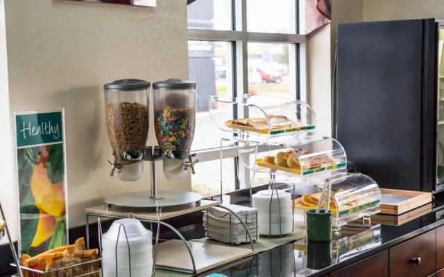 Quality Inn Chipley I-10 at Exit 120