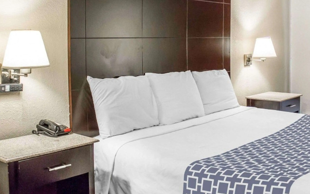 Econo Lodge Scranton near Montage Mountain